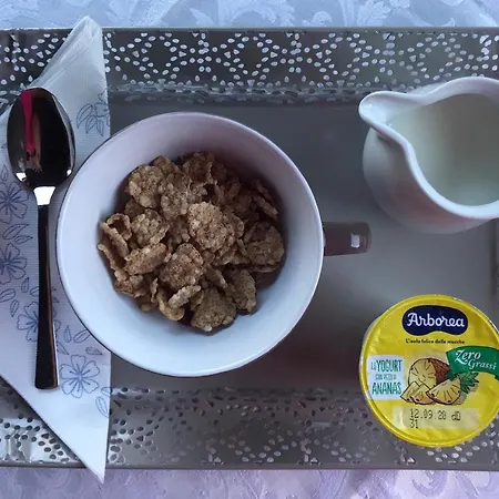 Da Sabrina 招待所 圣特奥多罗